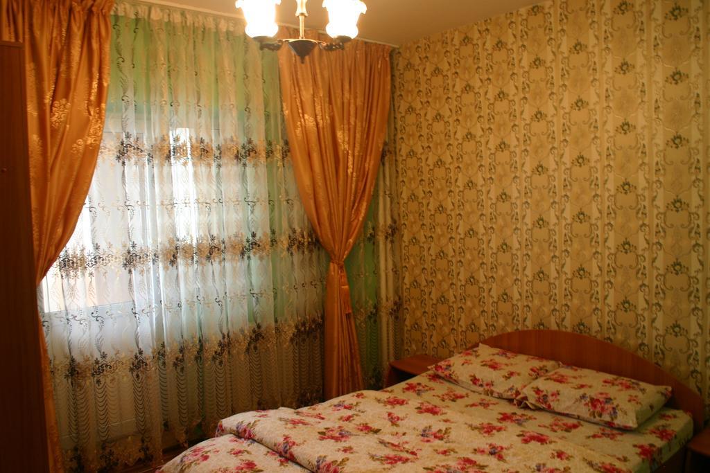 Salonul Rosu Apartment บาเคา ภายนอก รูปภาพ