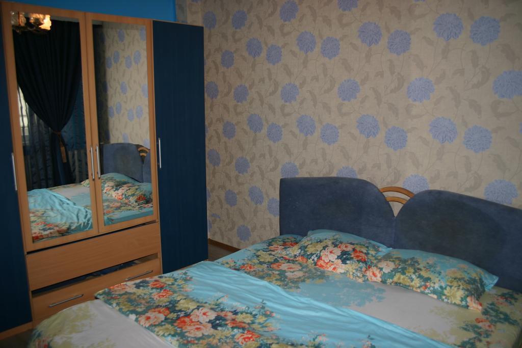 Salonul Rosu Apartment บาเคา ภายนอก รูปภาพ