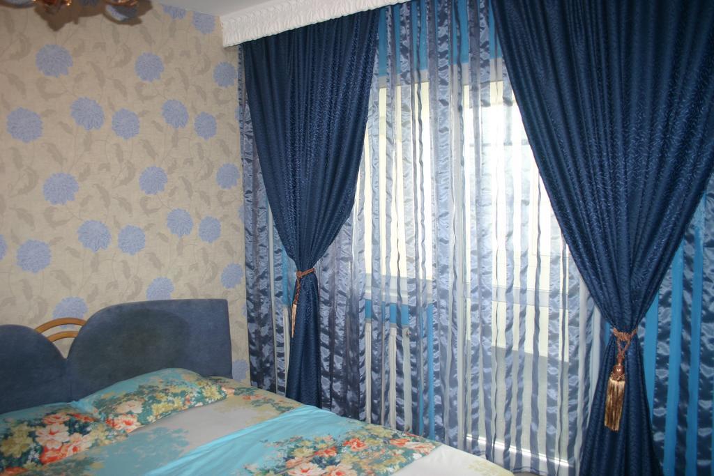 Salonul Rosu Apartment บาเคา ภายนอก รูปภาพ