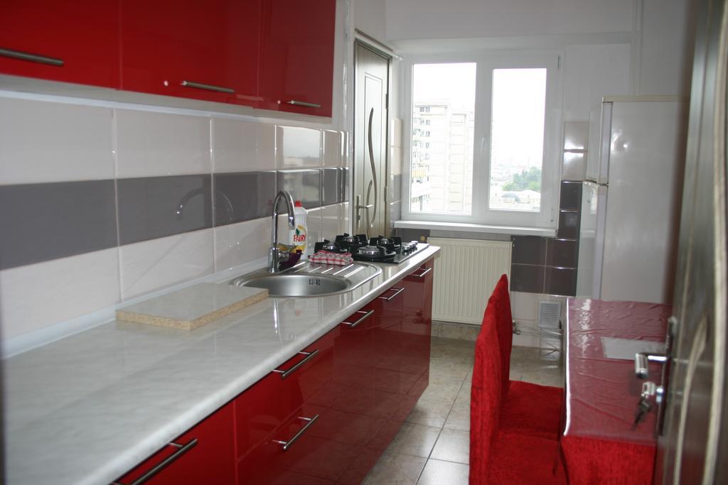 Salonul Rosu Apartment บาเคา ภายนอก รูปภาพ